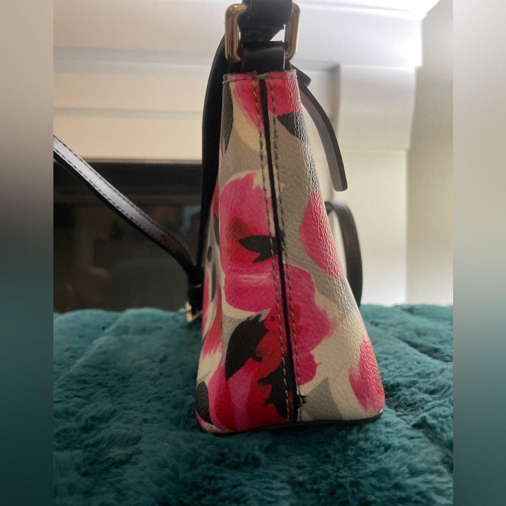 ❤️ Authentic Kate Spade - Picture 2 of 4